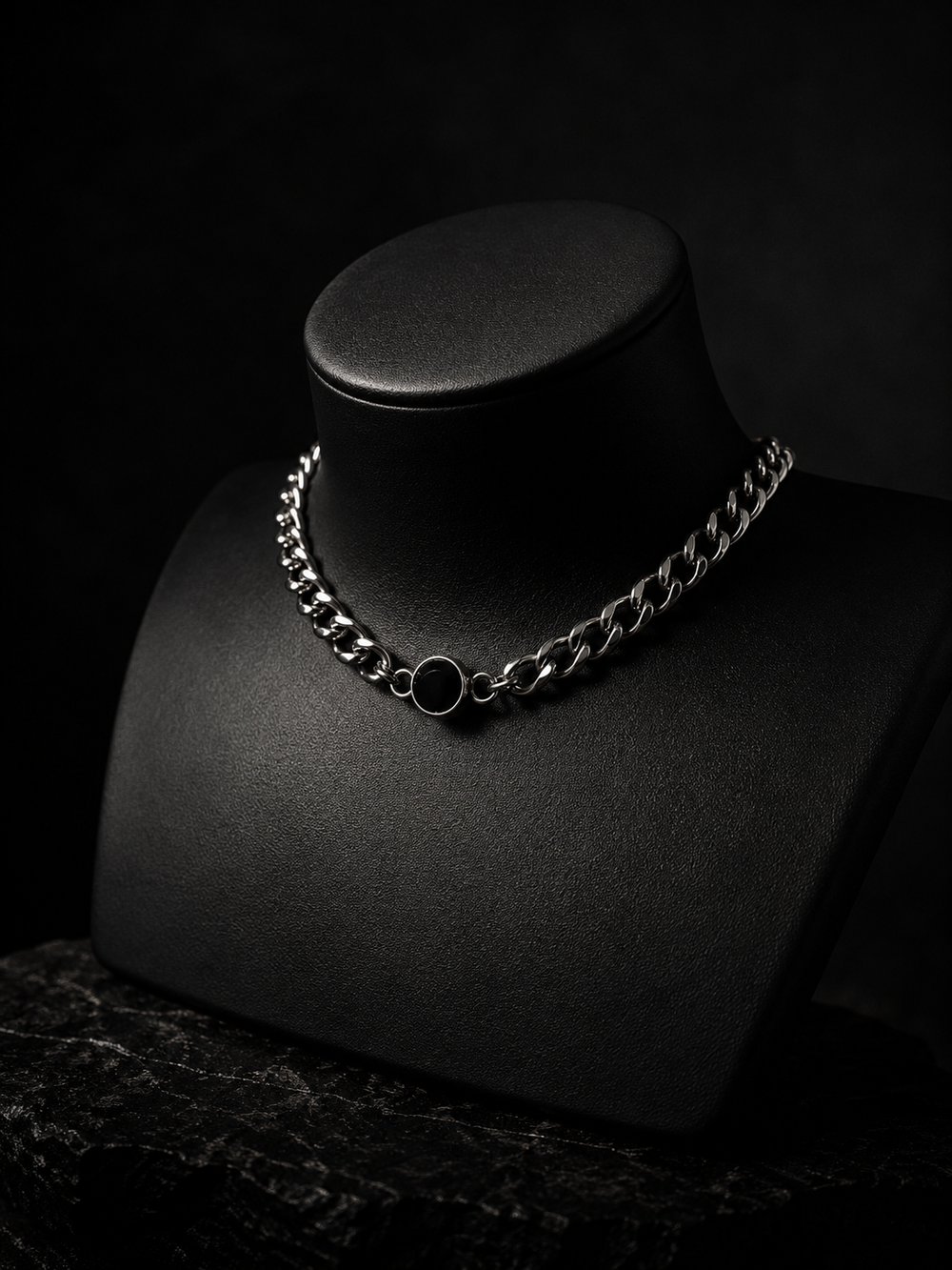 Monika choker
