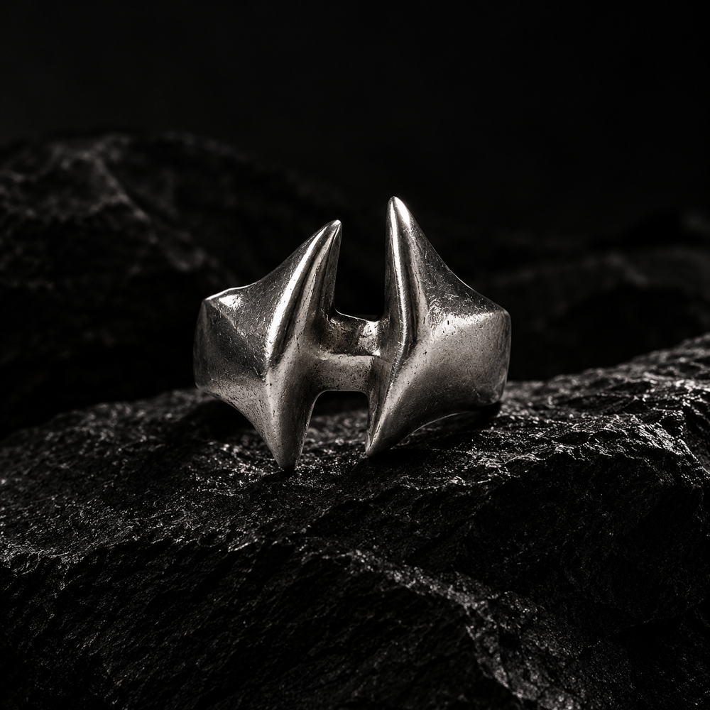 Asymetric ring