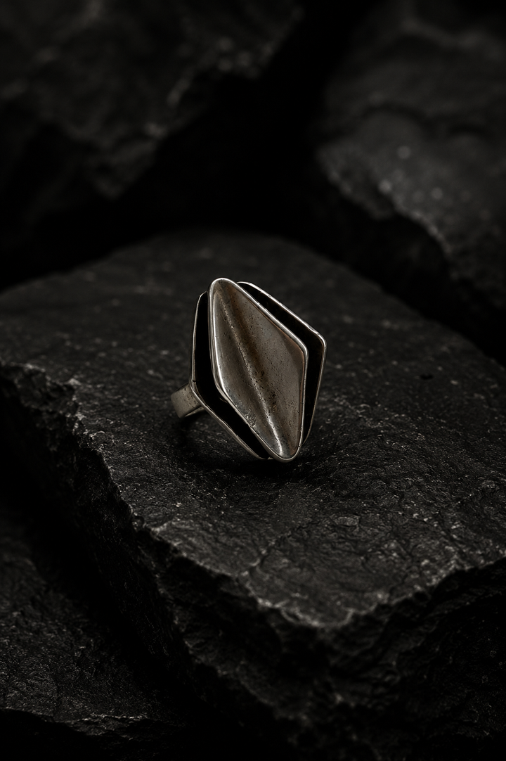 Charlote ring