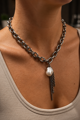 Massive pearl necklace
