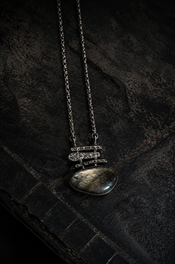 Ari necklace